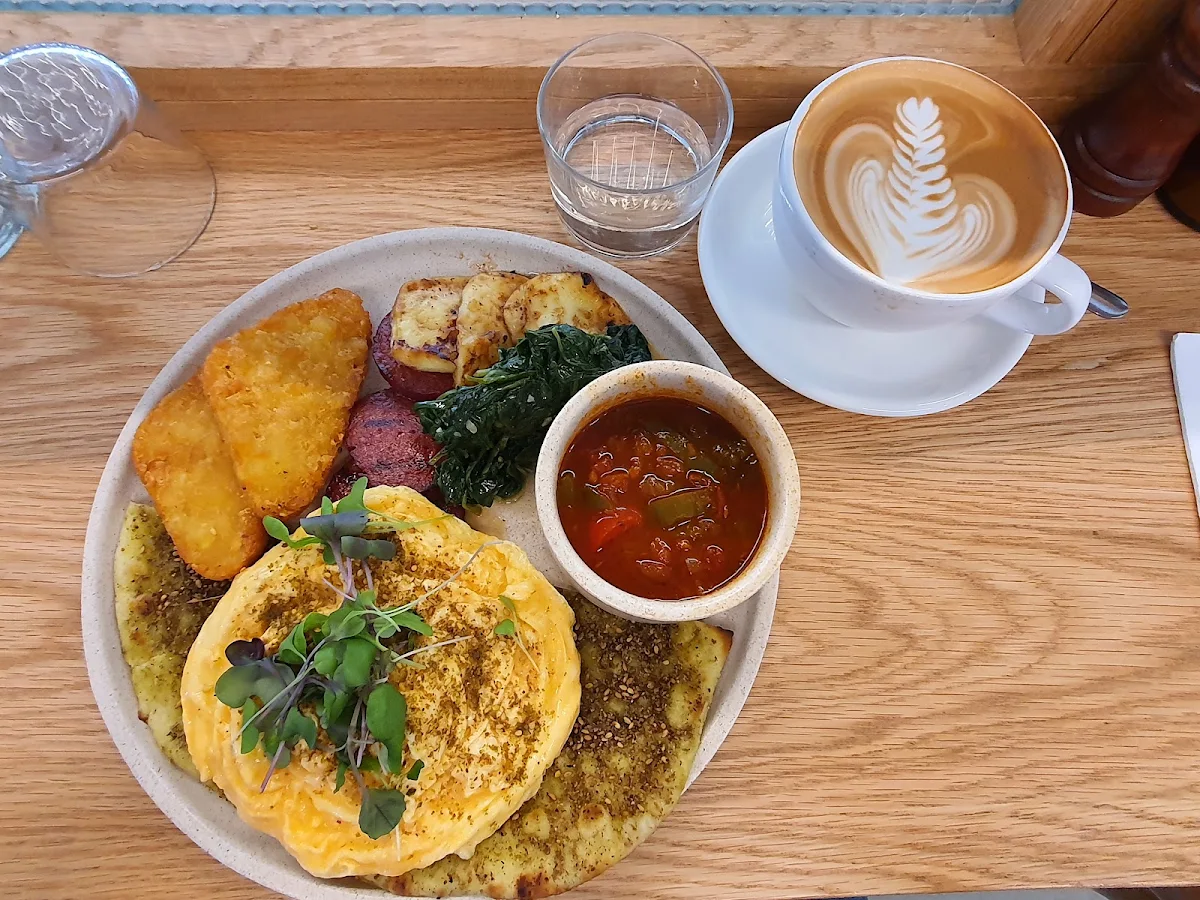 Big Breakfast, Emil's Cafe