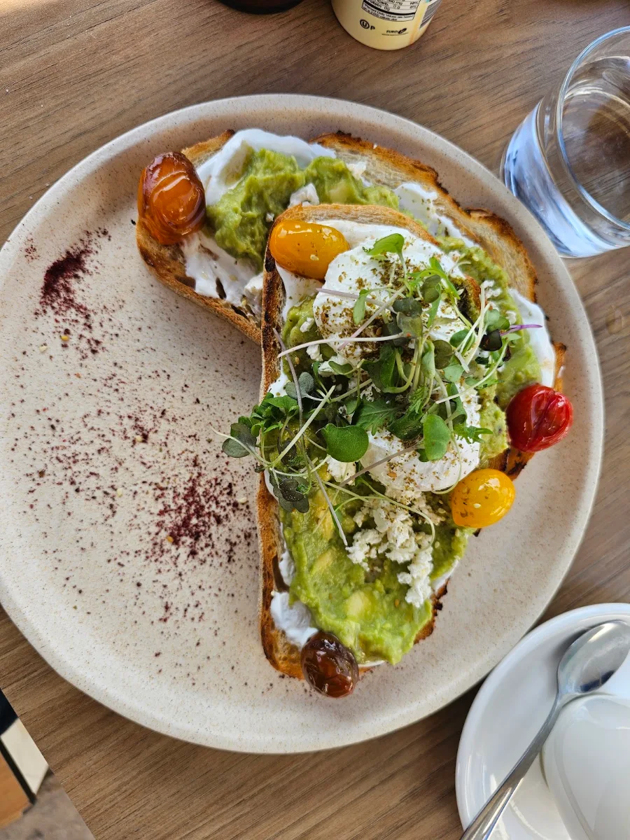 Smashed Avocado, Emil's Cafe