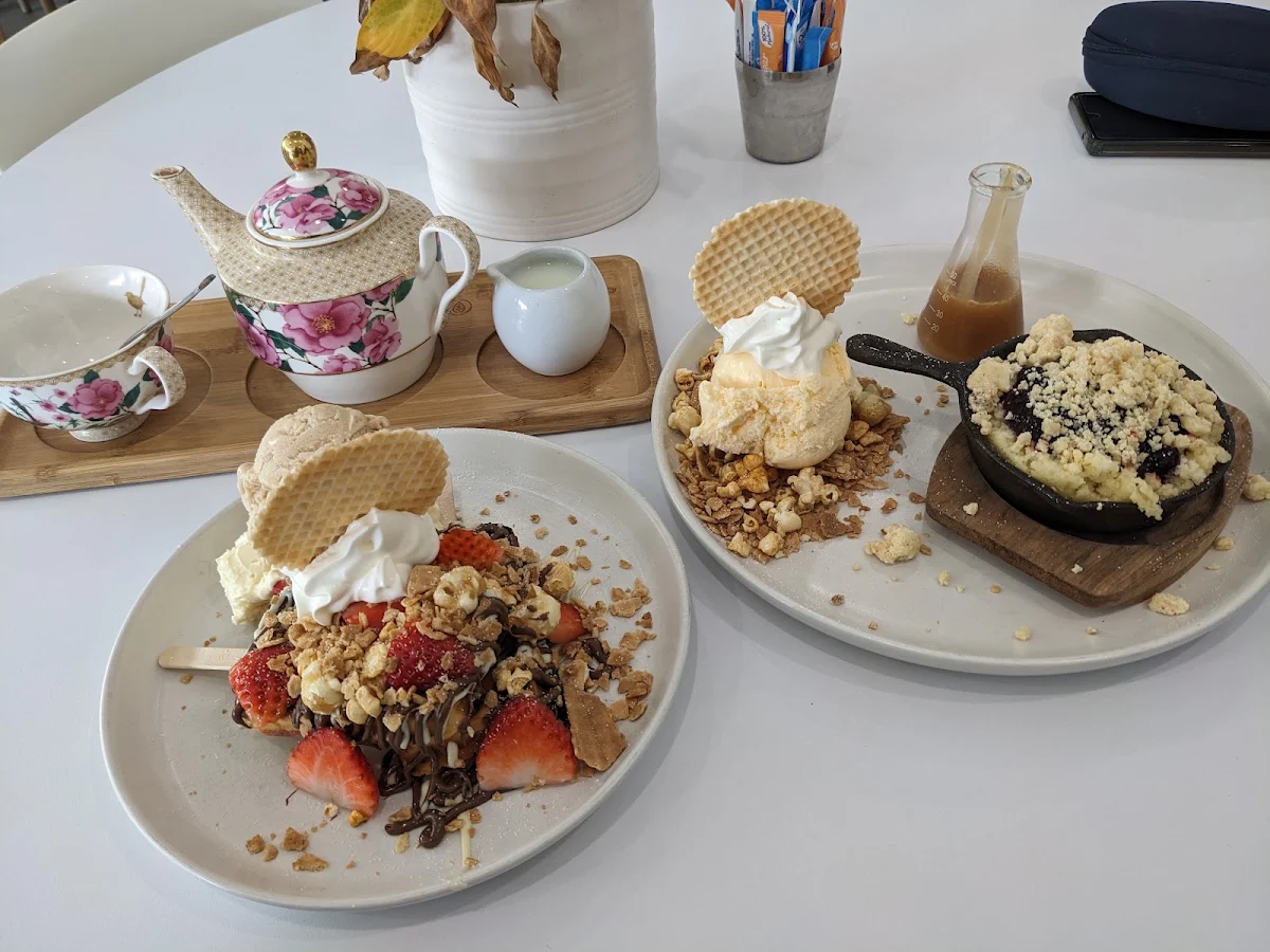 Nutella Cheesecake Waffles and Hot Cake Skillet