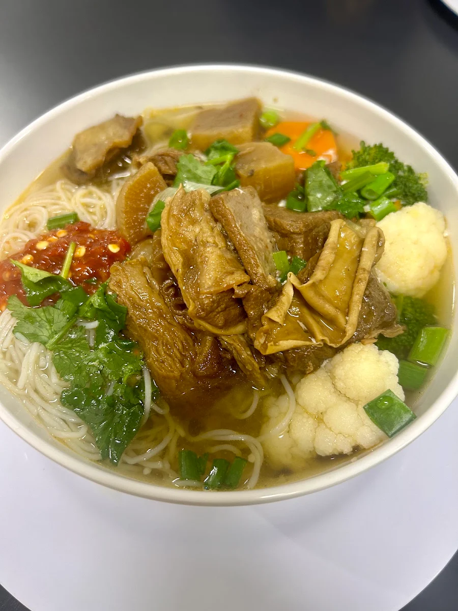 Pho, Meeting Point