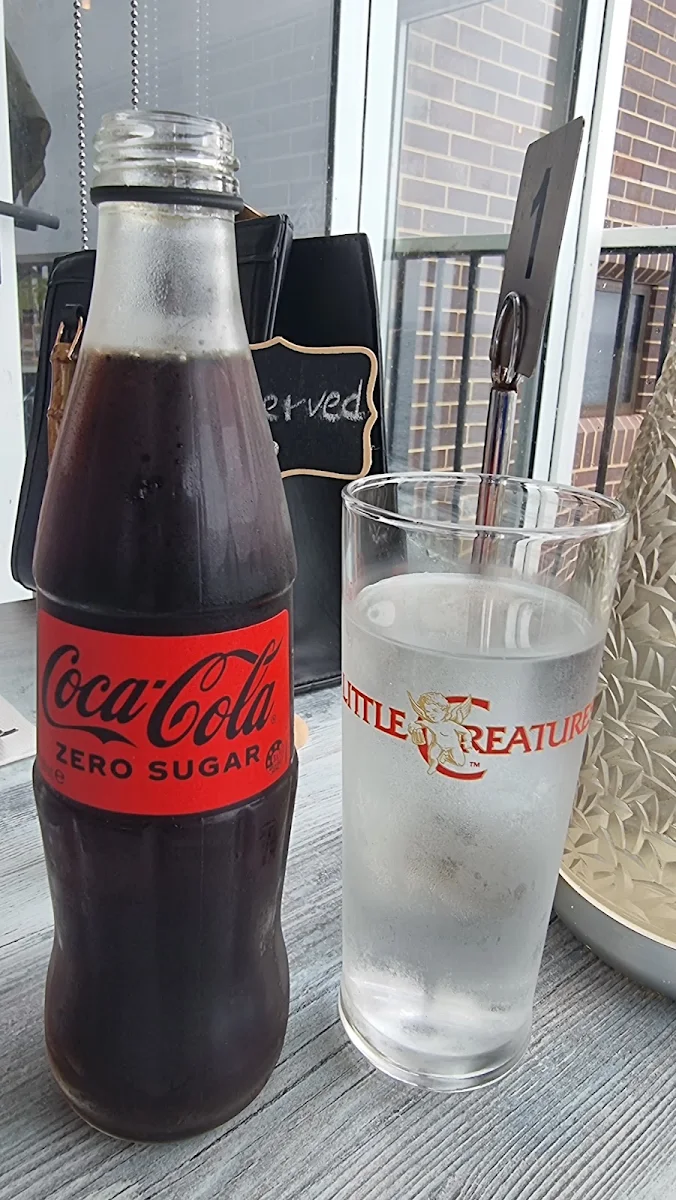 Coke Zero, Lo Stretto Cafe Restaurant