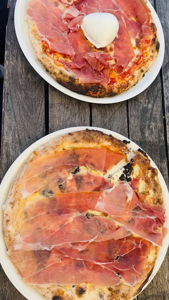 Highlights, Lo Stretto Cafe Restaurant