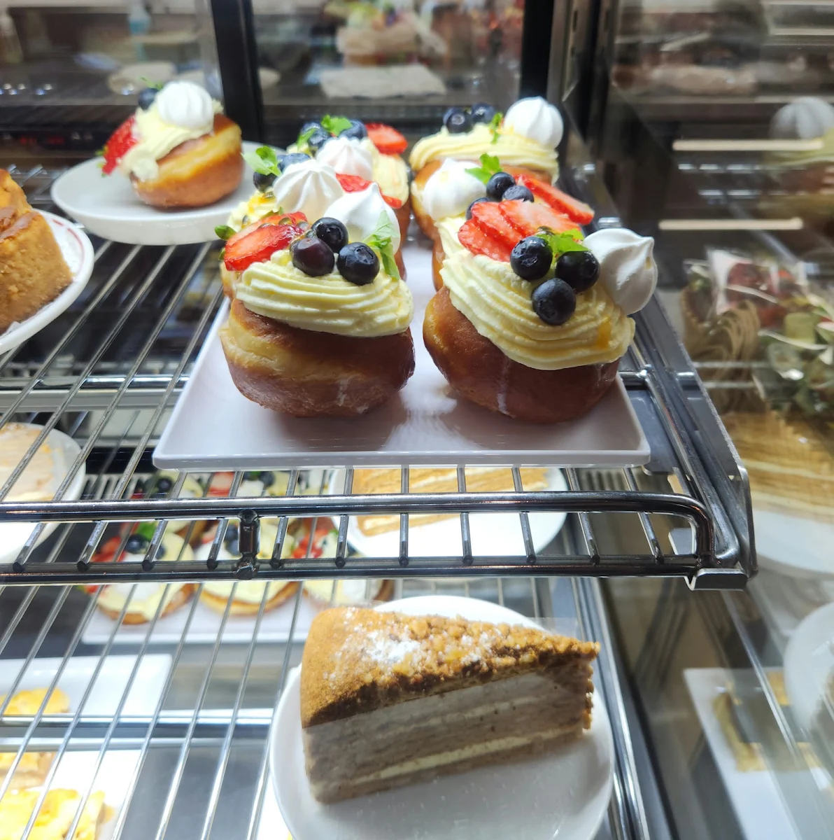 Highlights, Polka Café & Deli