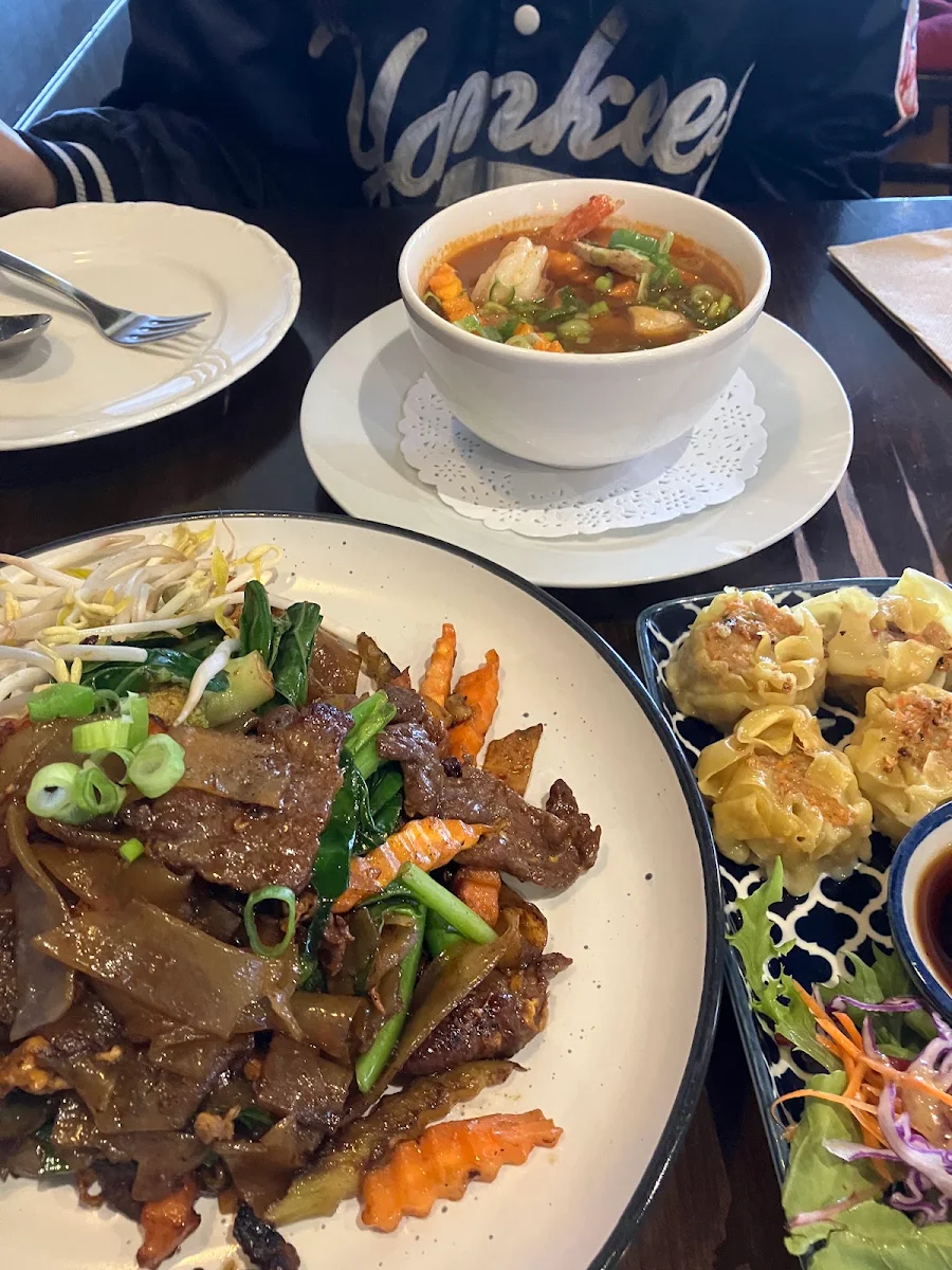 Pad See Eew, Lemongrass Thai Port Fairy