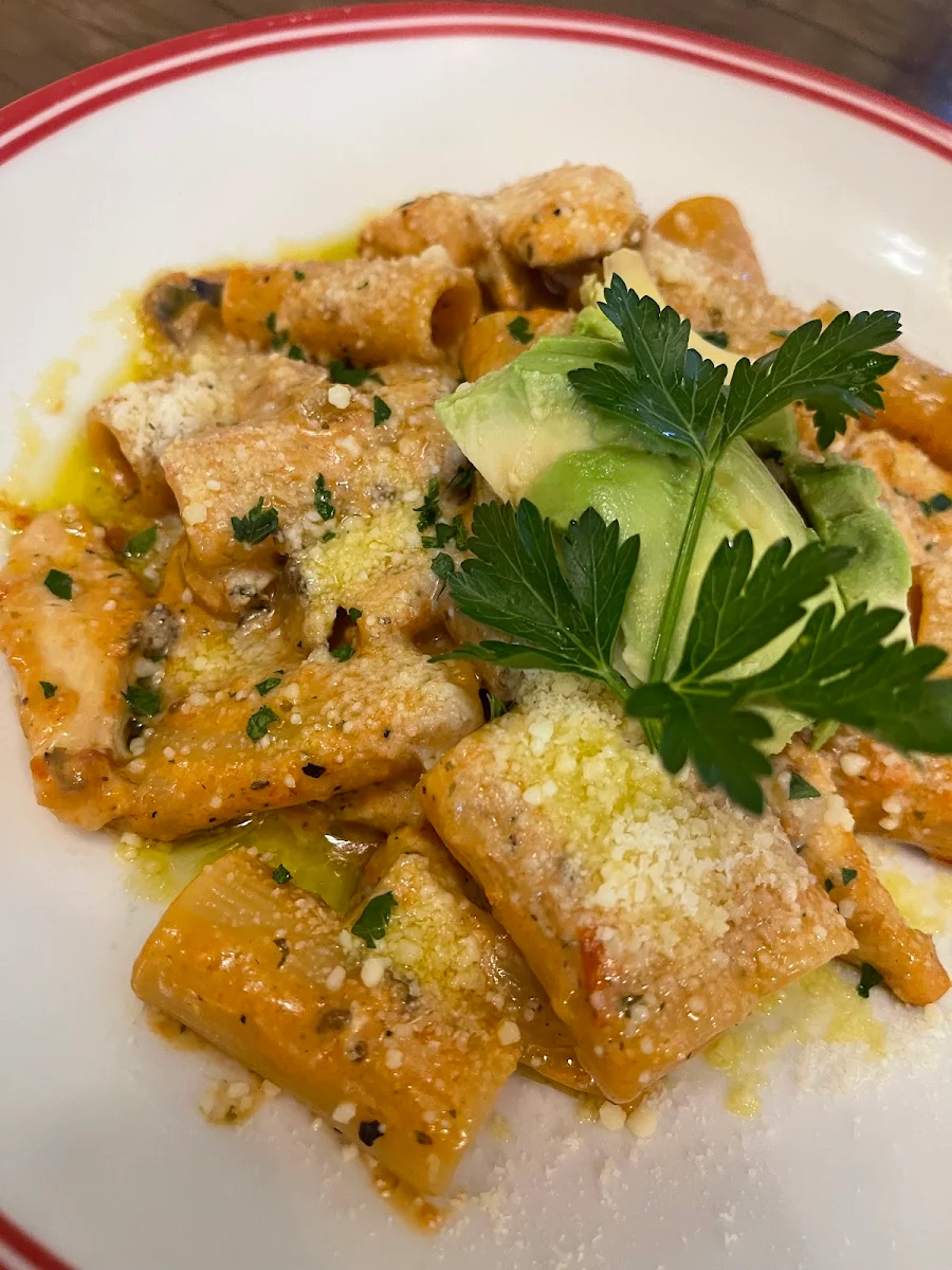 Rigatoni Al Pollo Pasta