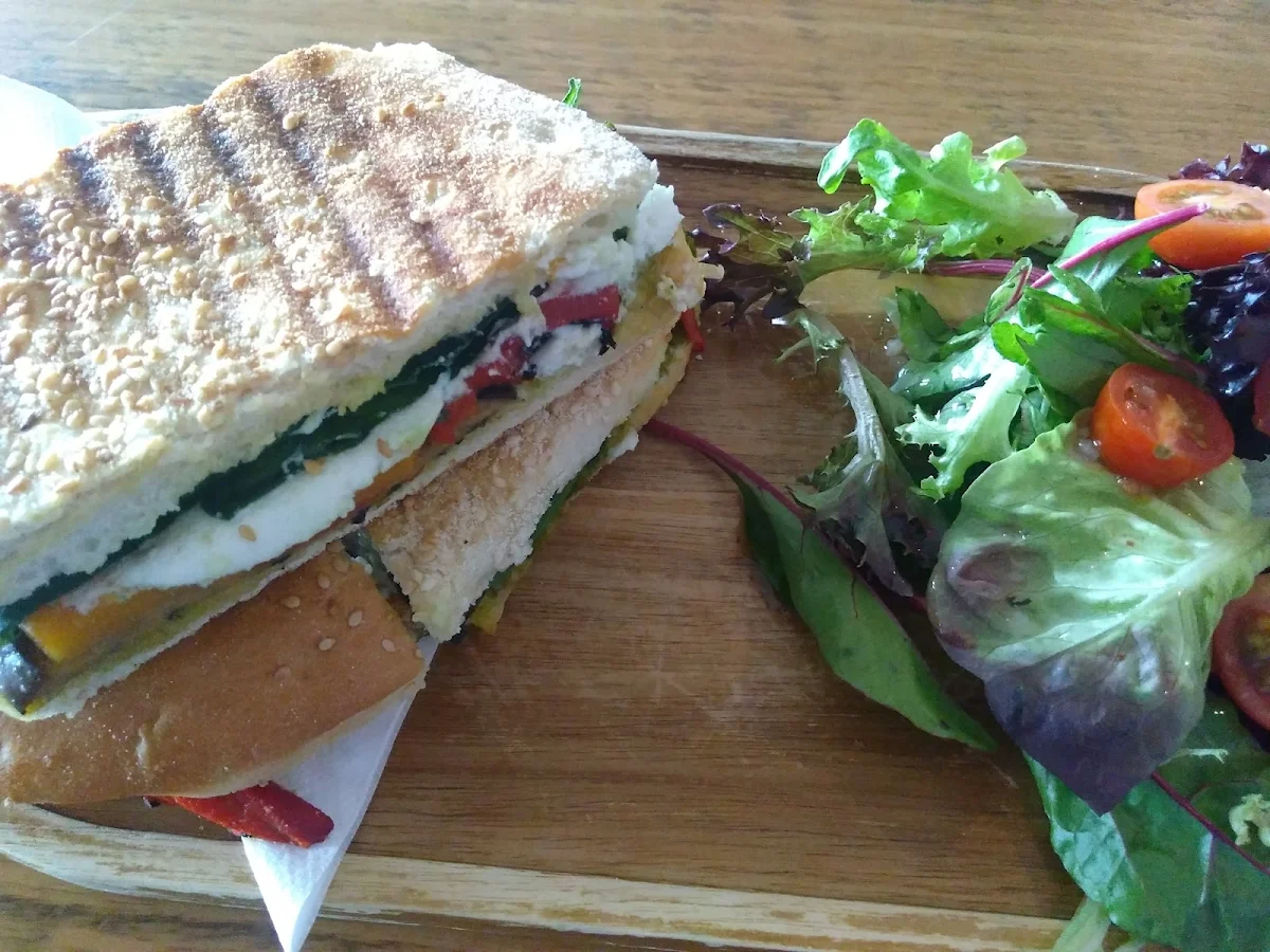 Highlights, Waves Cafe