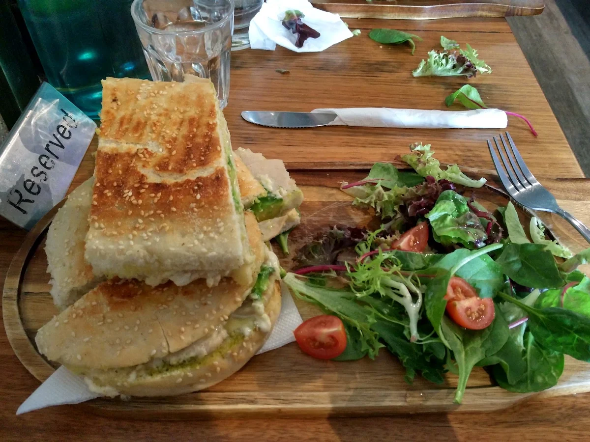 Highlights, Waves Cafe