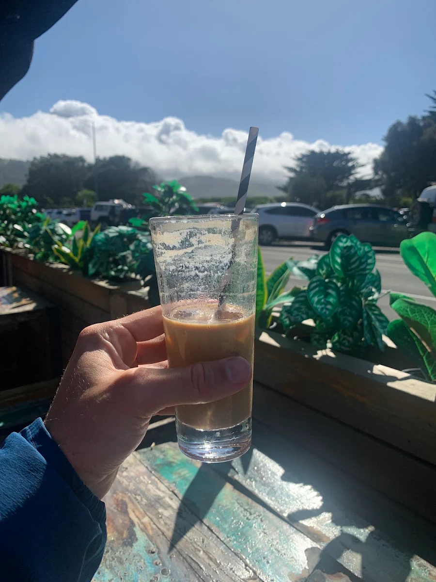 Highlights, Waves Cafe