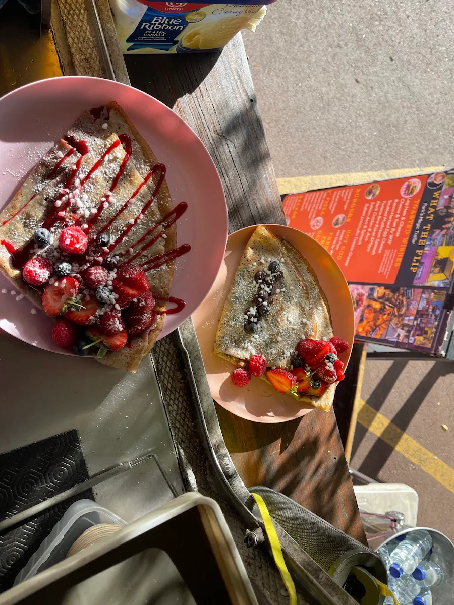 Vegan Raspberry Crepe an Vegan Chocolate Crepes