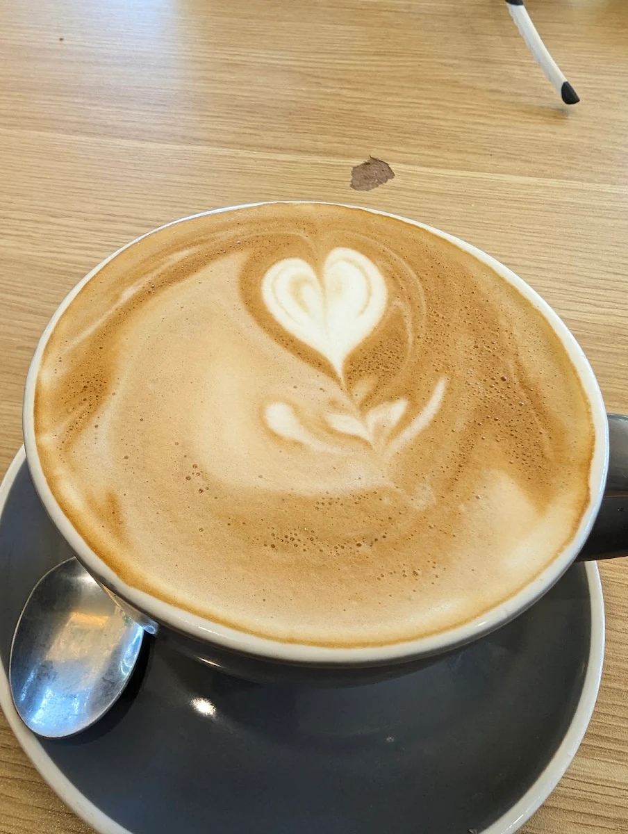 Latte, Messy Hen