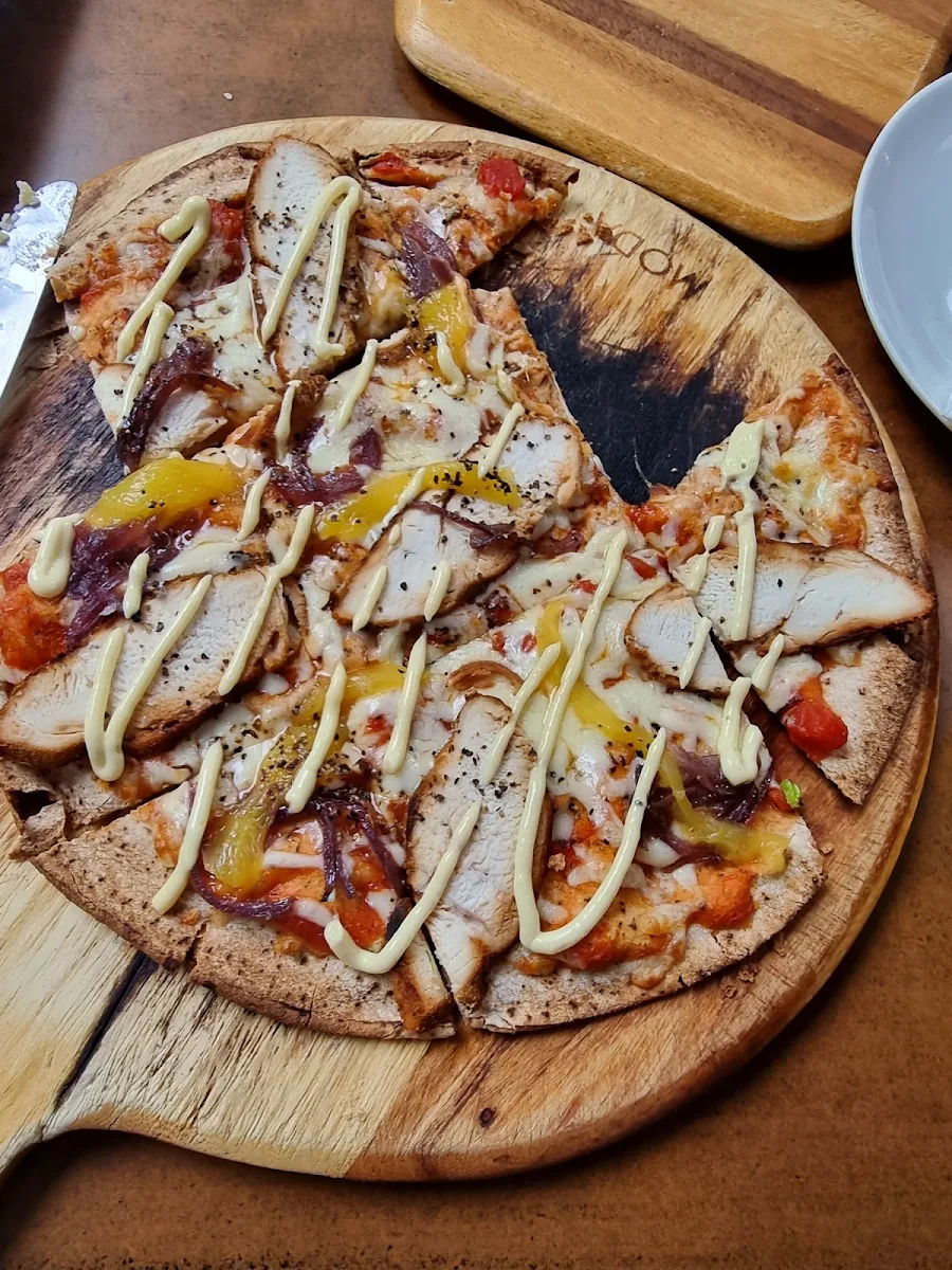 Chicken and Mango Flat Bread, Cabinet Bar & Balcony