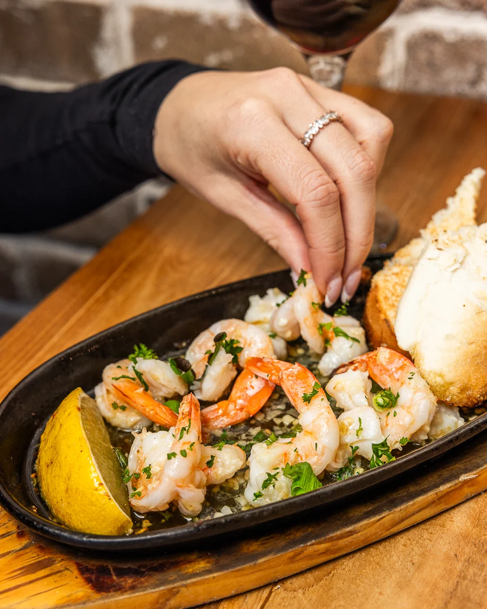 Sizzling Garlic Prawns GF
