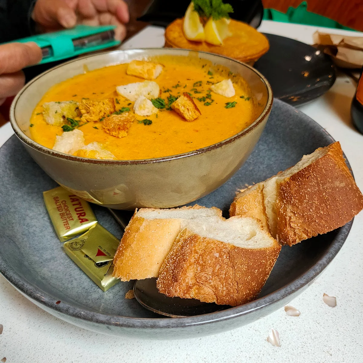 Seafood Chowder, Mures Upper Deck