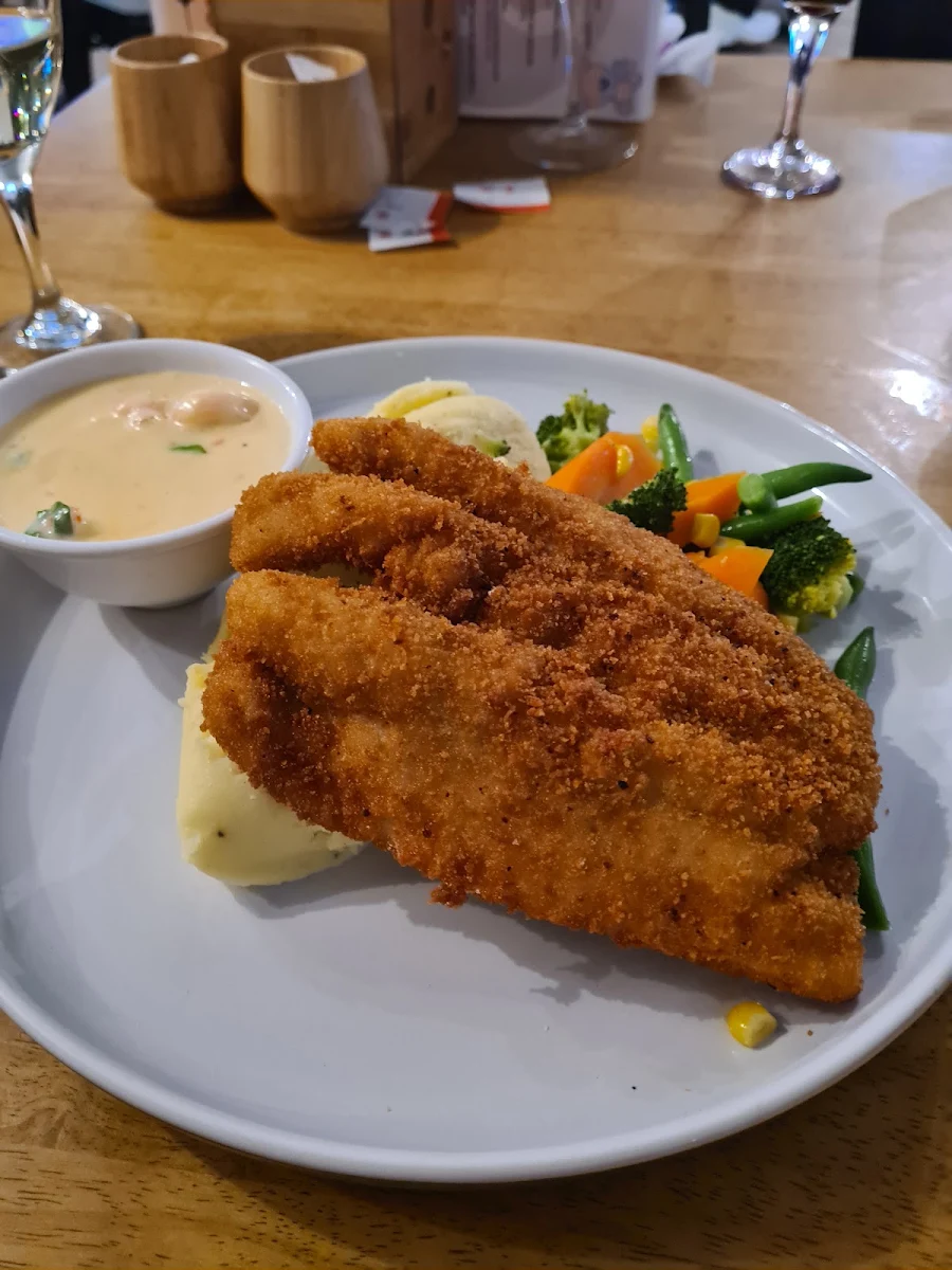 Crumbed Barramundi with Prawn Garlic Sauce