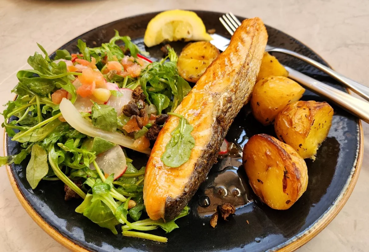 Highlights, Pink Hill Hotel Bistro