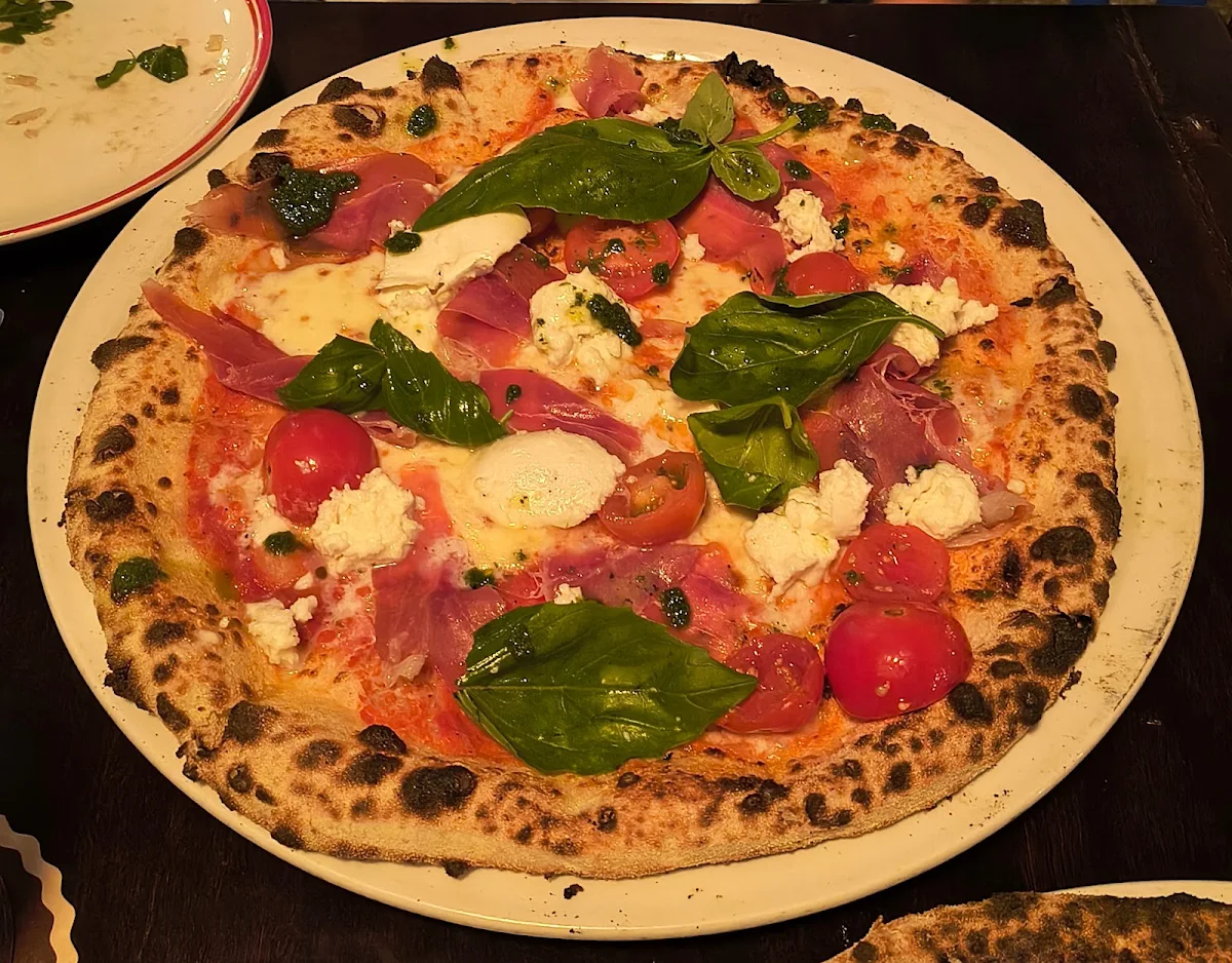 Prosciutto & Bufala, Delilah