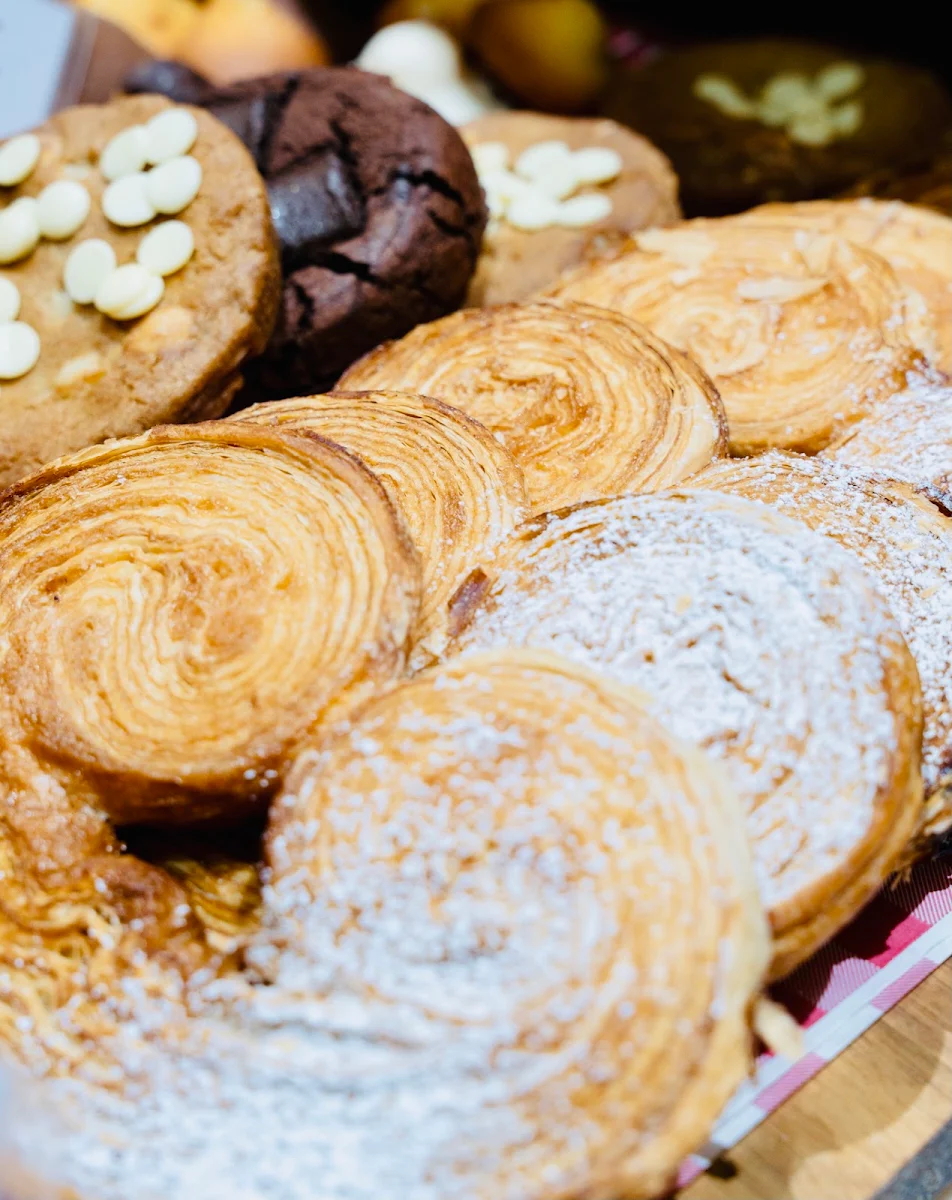 Highlights, Delisse French Cafe