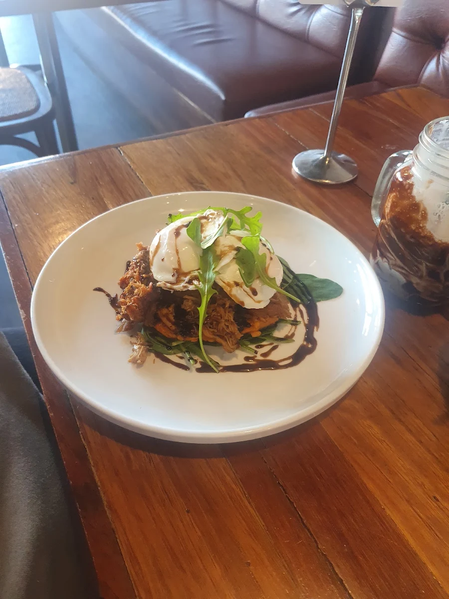 Hash Stack, Cafe Melzar