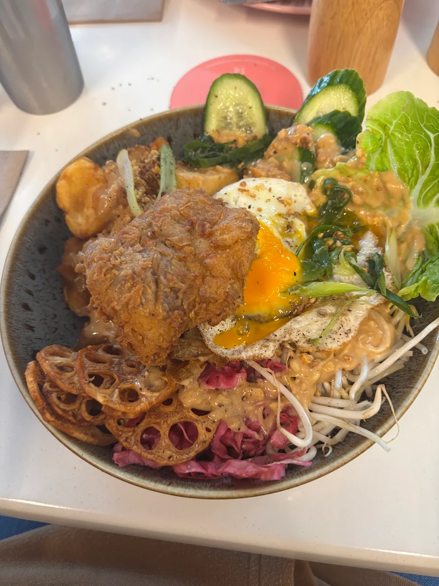 Gado Gado, Kickaboom