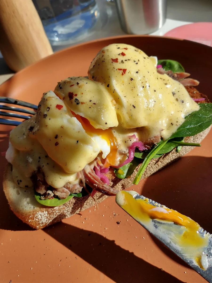 Reuben Benny, Kickaboom