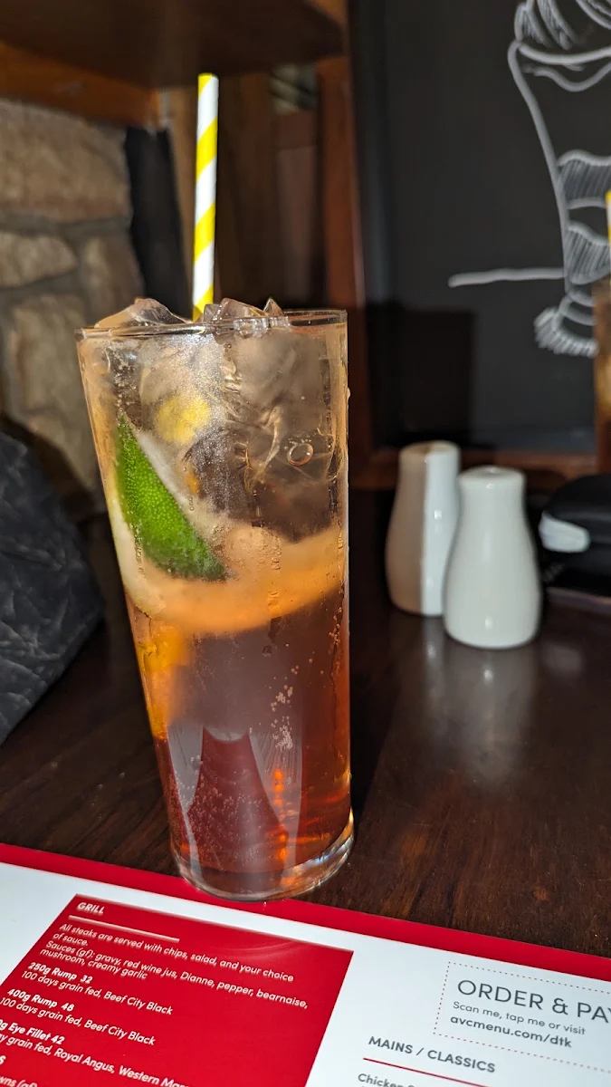 Lemon Lime Bitters, Diamonds Kallangur Tavern