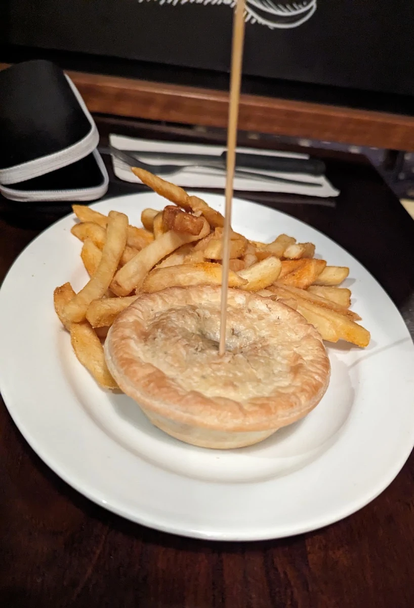 Steak Pepper Pie & Chips, Diamonds Kallangur Tavern