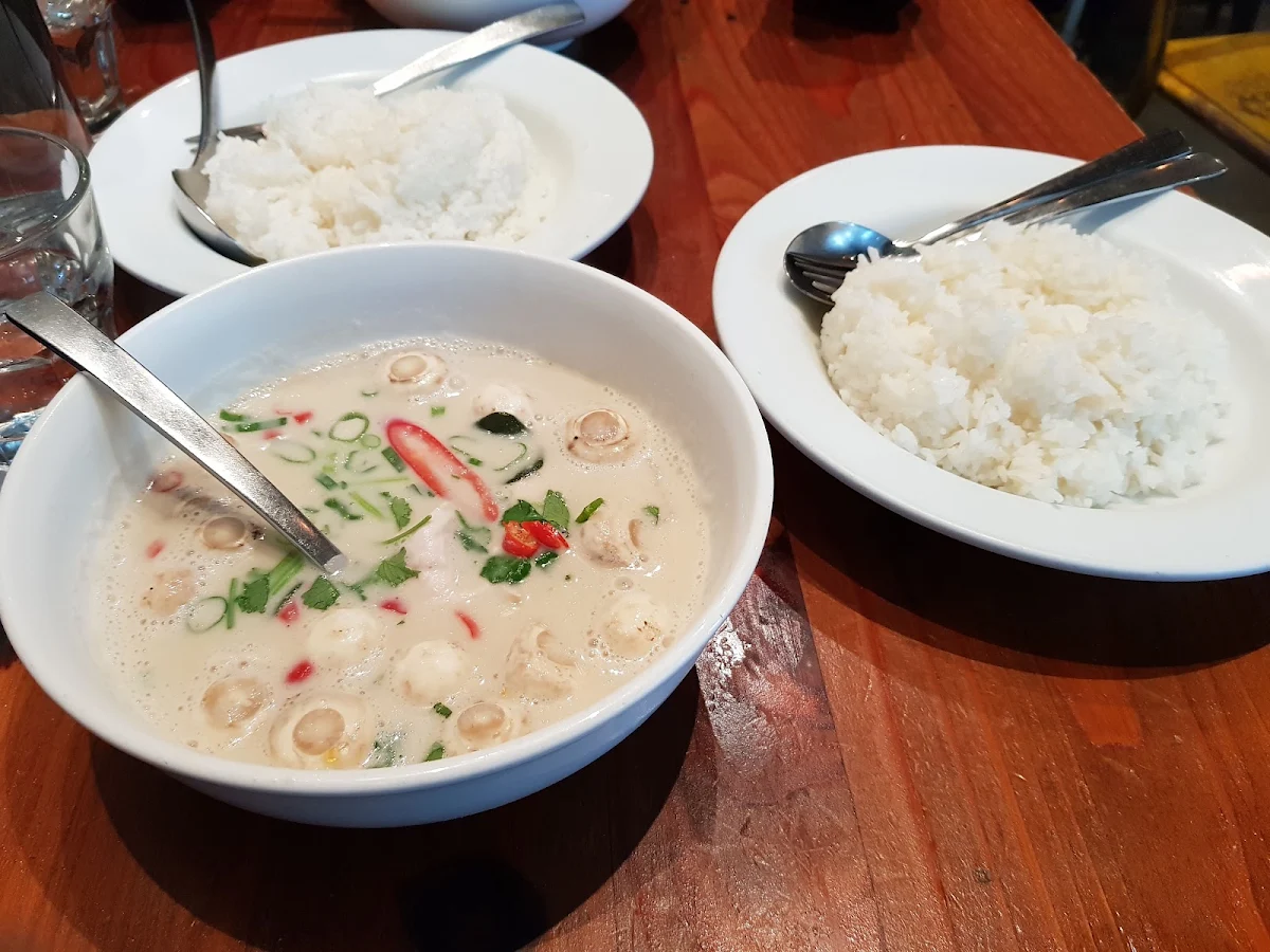 Tom Kha