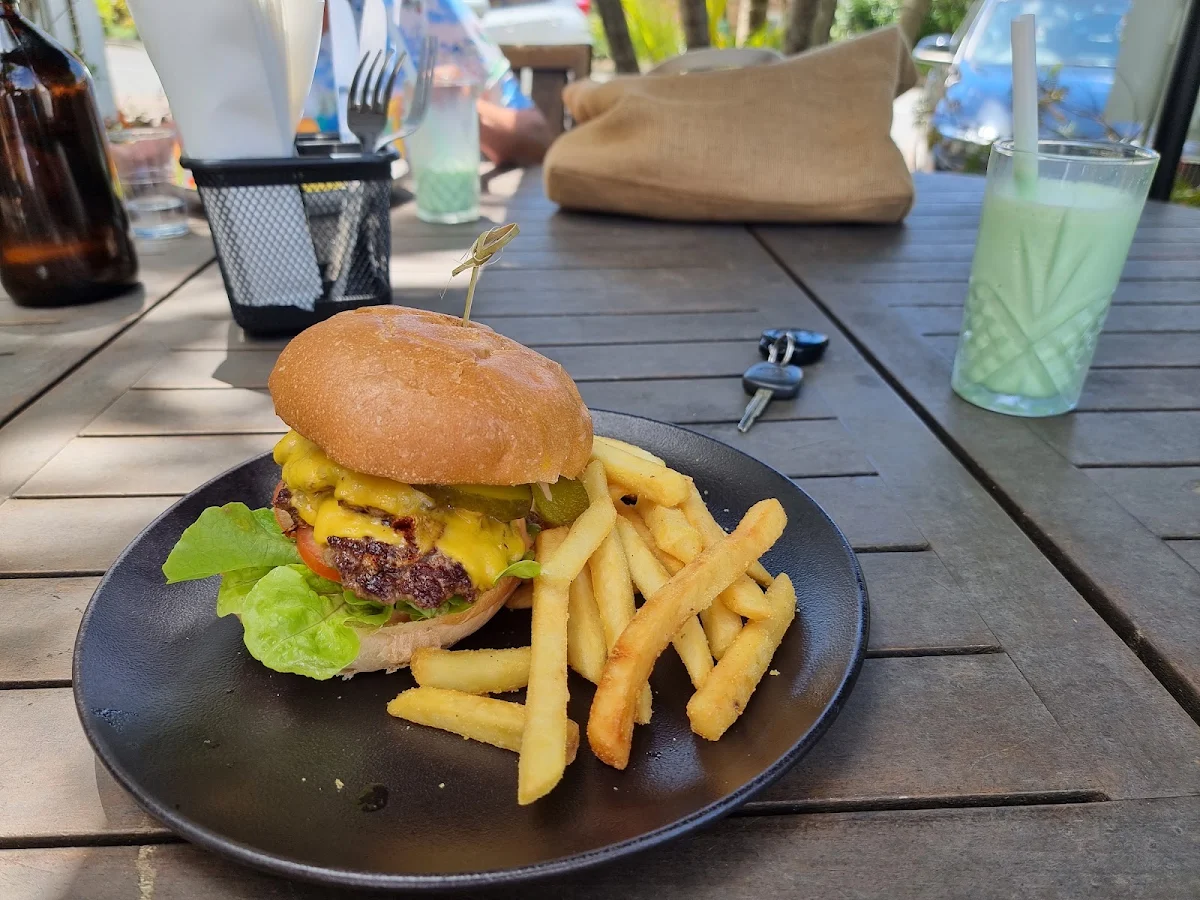 Double Beef Burger, Bancroft Roasters Currumbin