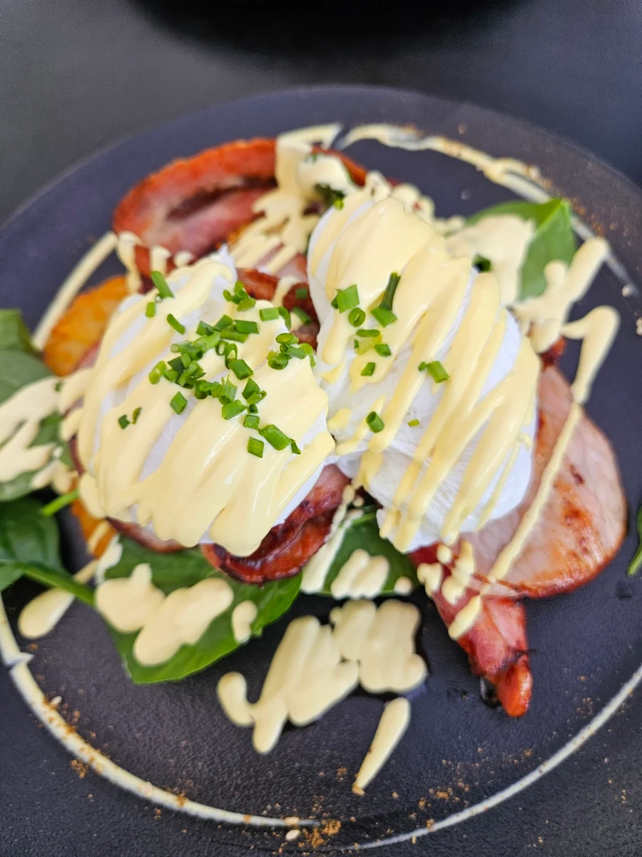 Eggs Bene Hashstack, Bancroft Roasters Currumbin