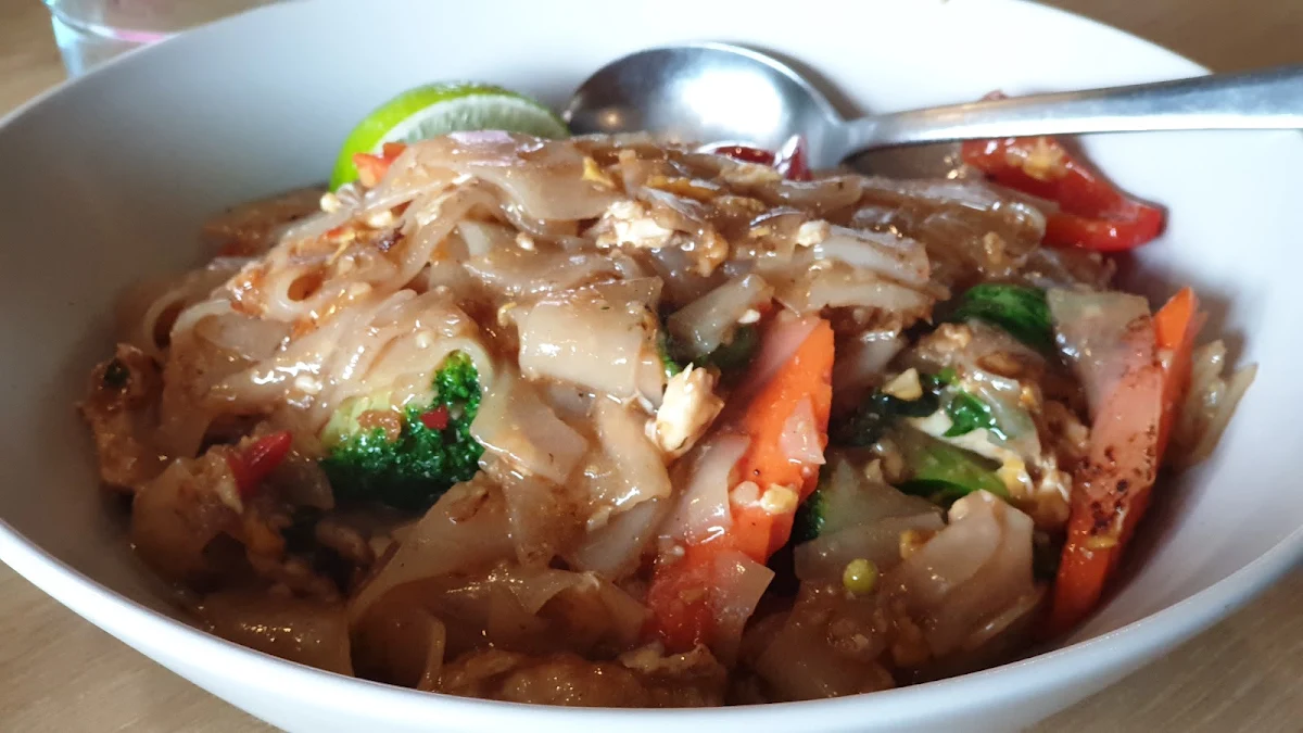 Chicken Pad Kee-Mao