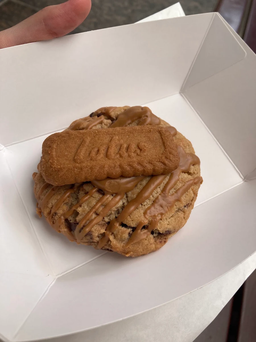 Biscoff Choc Chip, Batch Cookie Bar x Lunar Pies