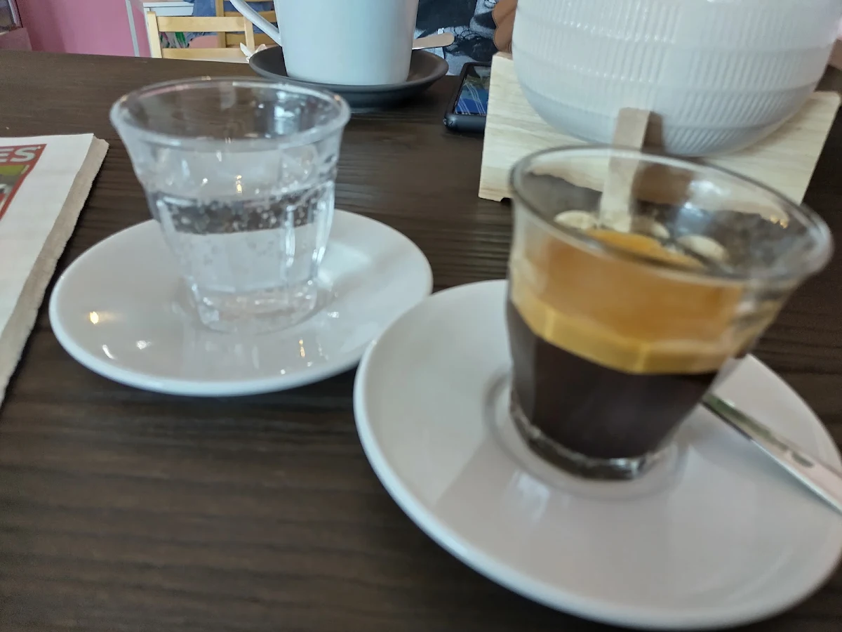 Double Espresso, YY Cafe and restaurant