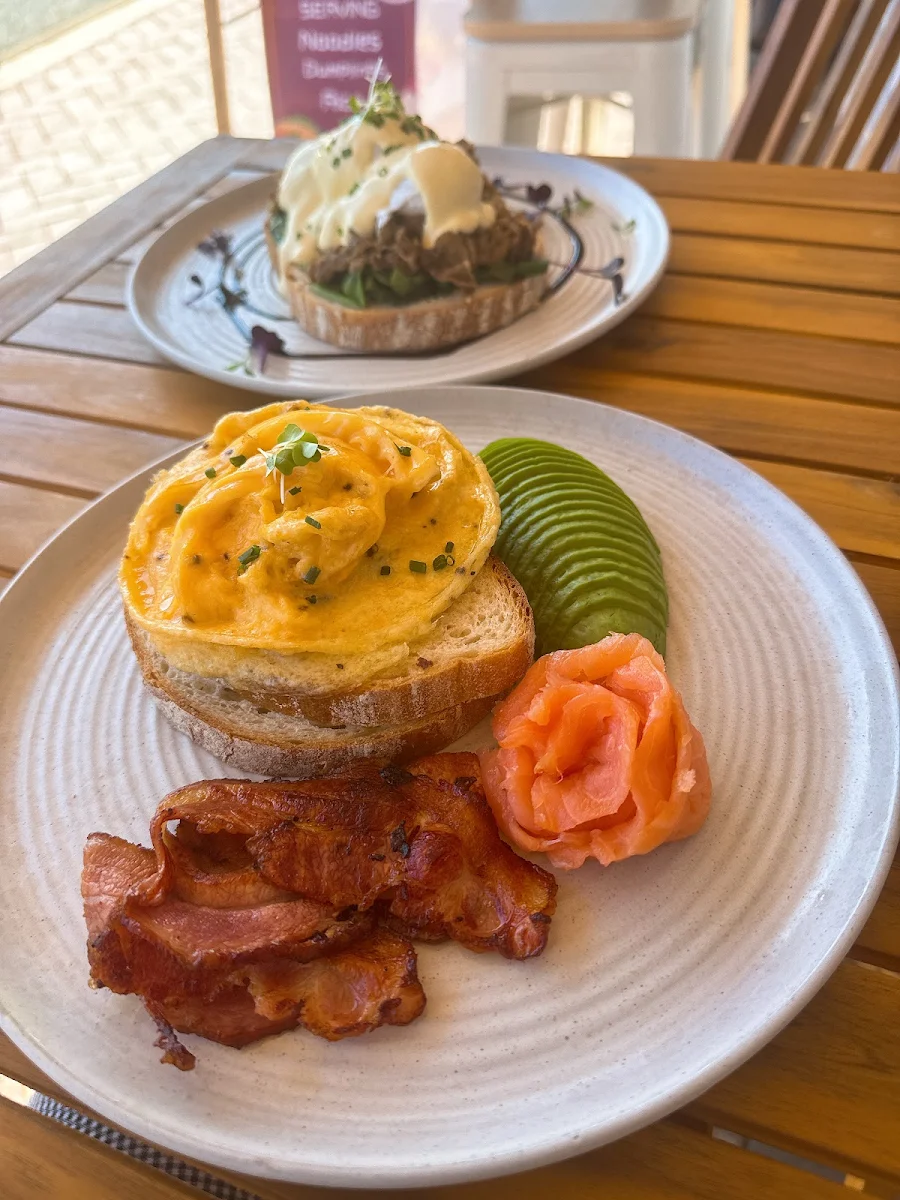 Highlights, YY Cafe and restaurant