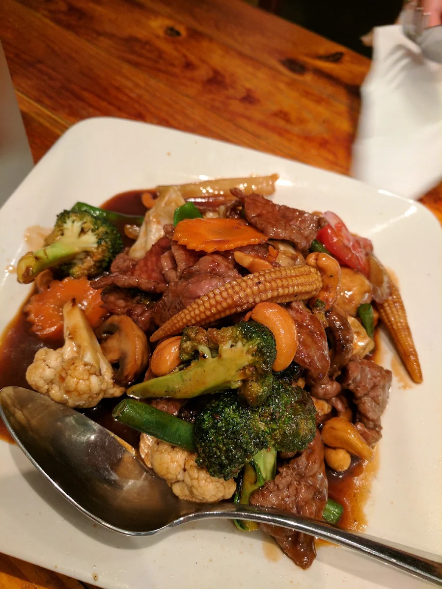 Cashew Nut Beef Stir Fry
