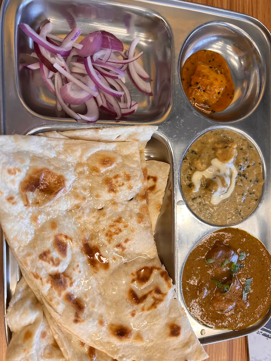 Amritsari Kulcha Thali