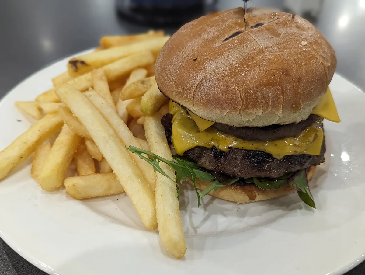 Beef Burger, Granada Tavern