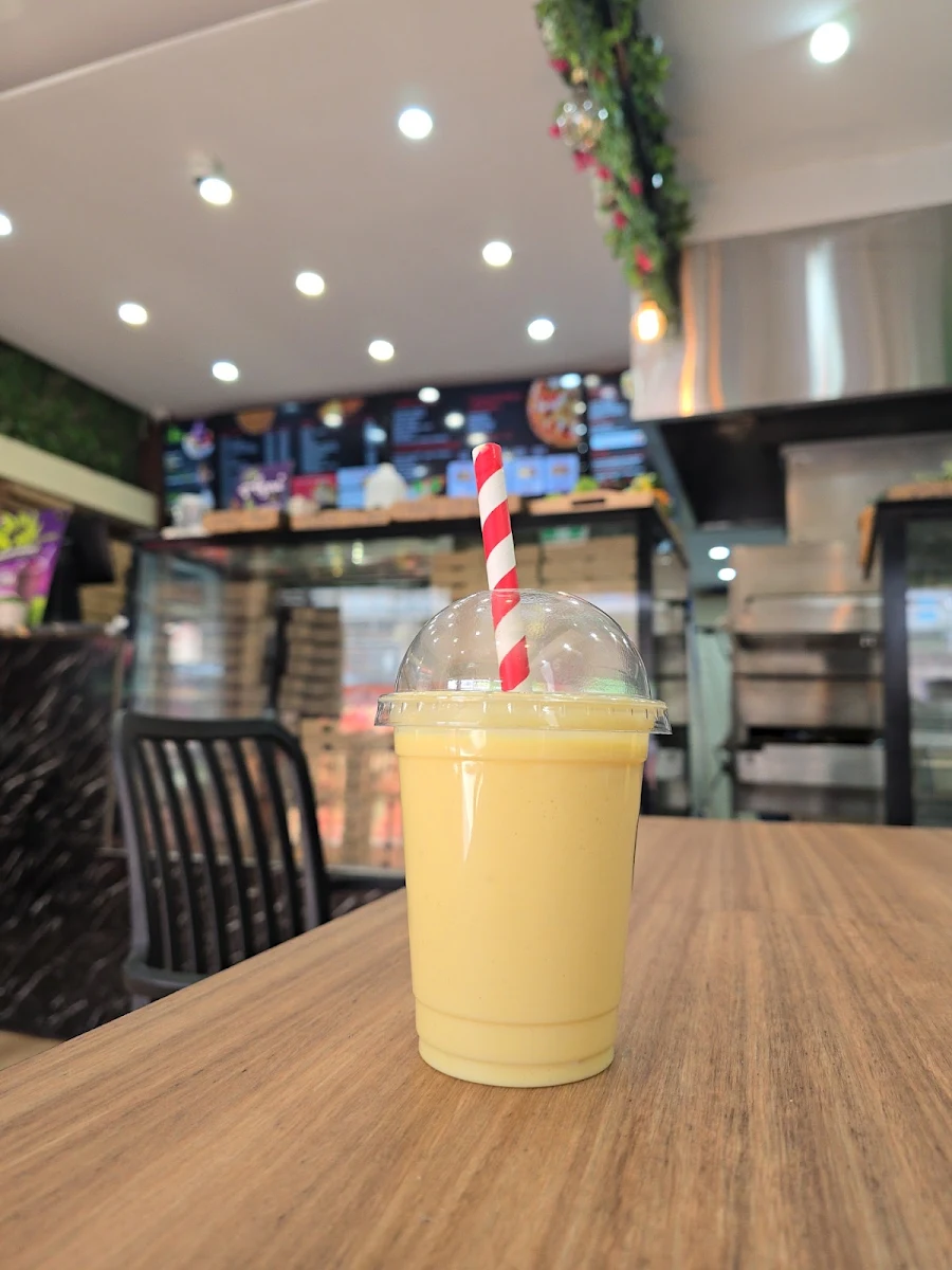 Lassi, Mina Auburn Pizzeria