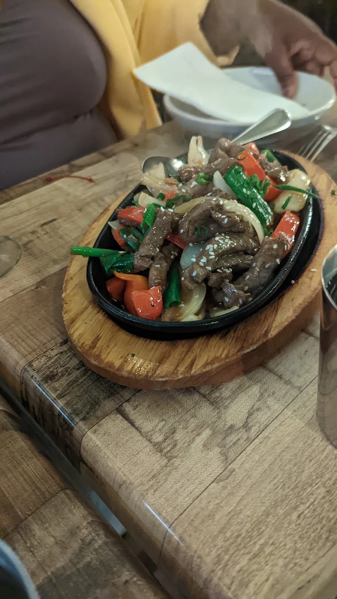 Sizzling Beef, Kinn Thai Fountain Gate