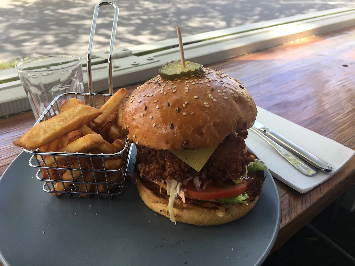 Crispy Chicken Burger, Steam coffee co