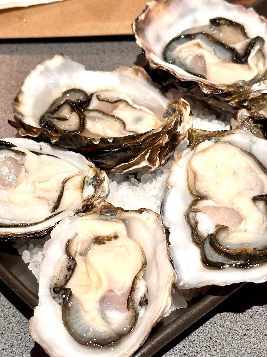 Natural Oysters