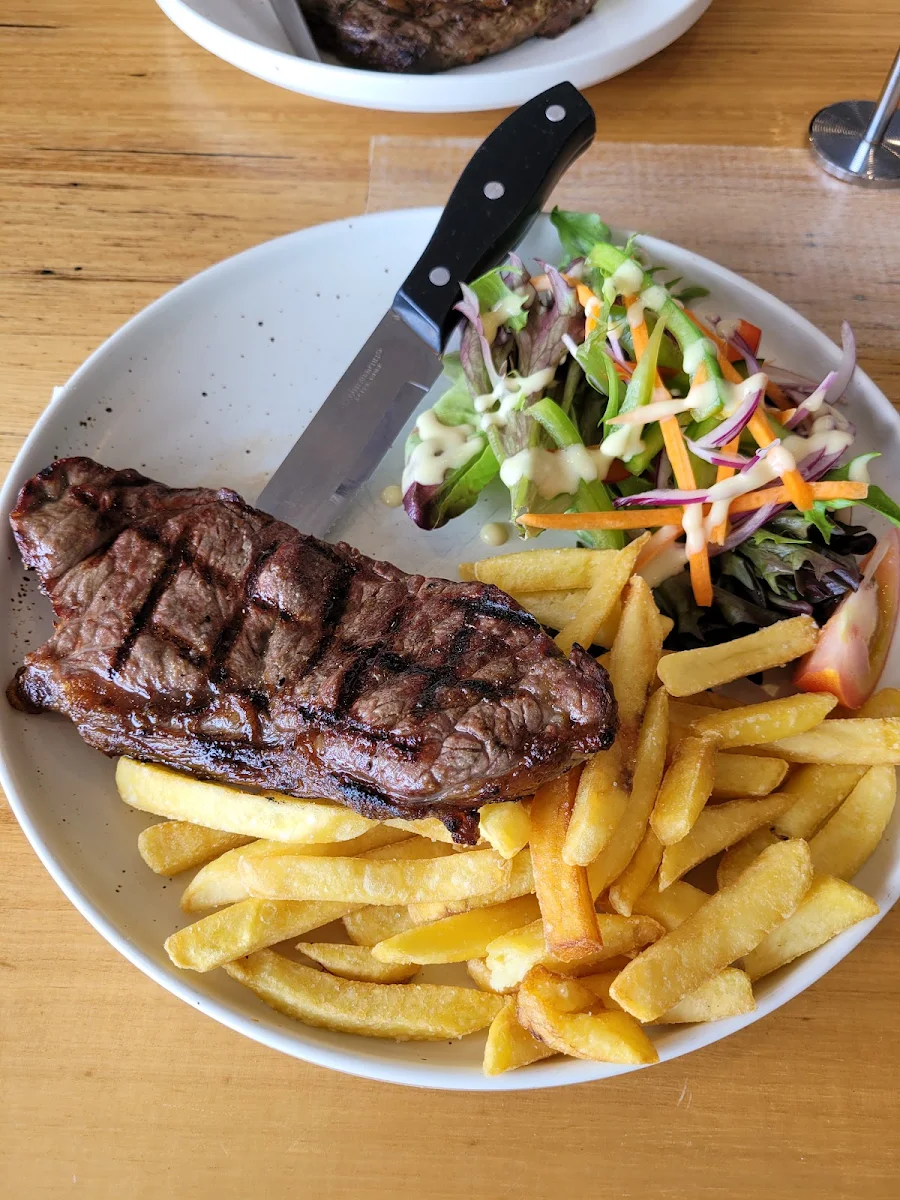 Steak & Chips, Great Southern Inn Hotel