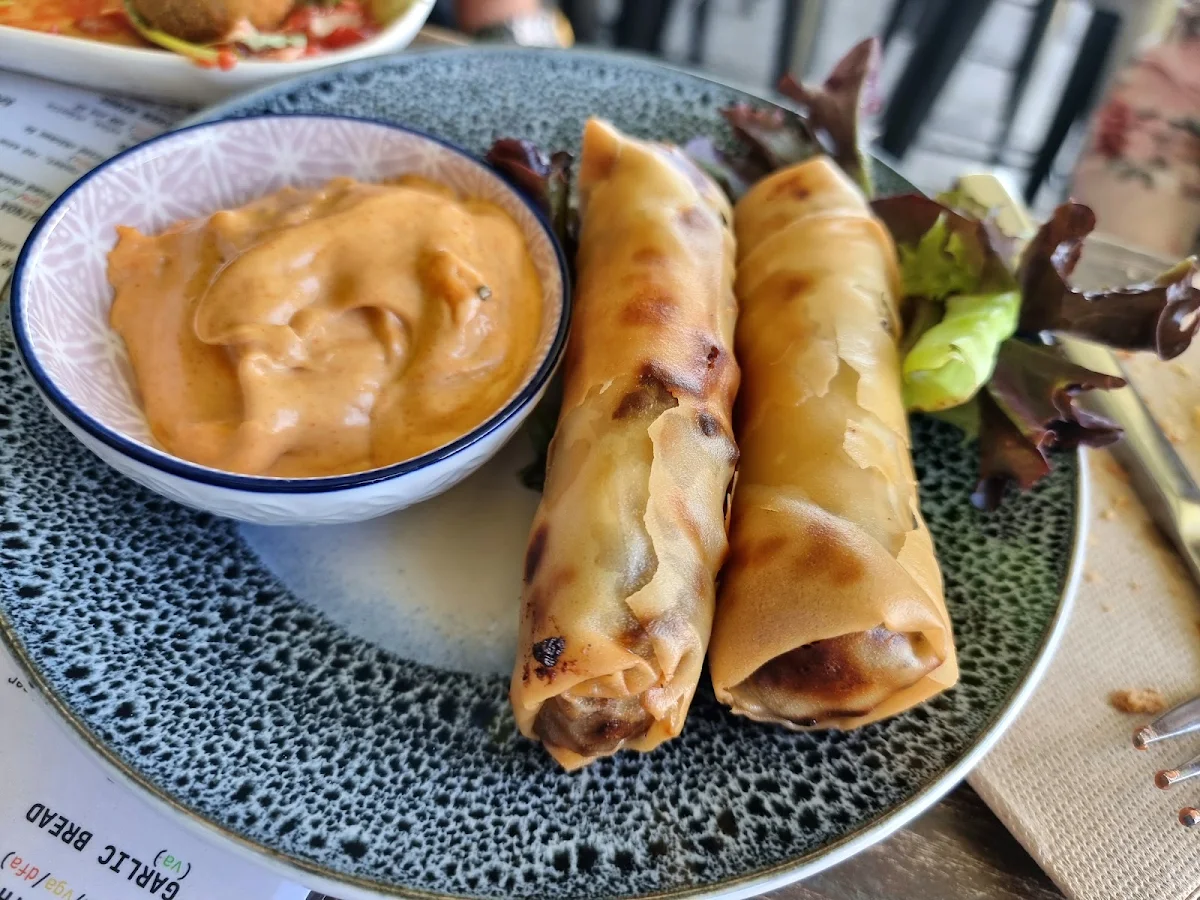 Cheeseburger Spring Rolls, Swell Brewing Co. Taphouse & Brewery