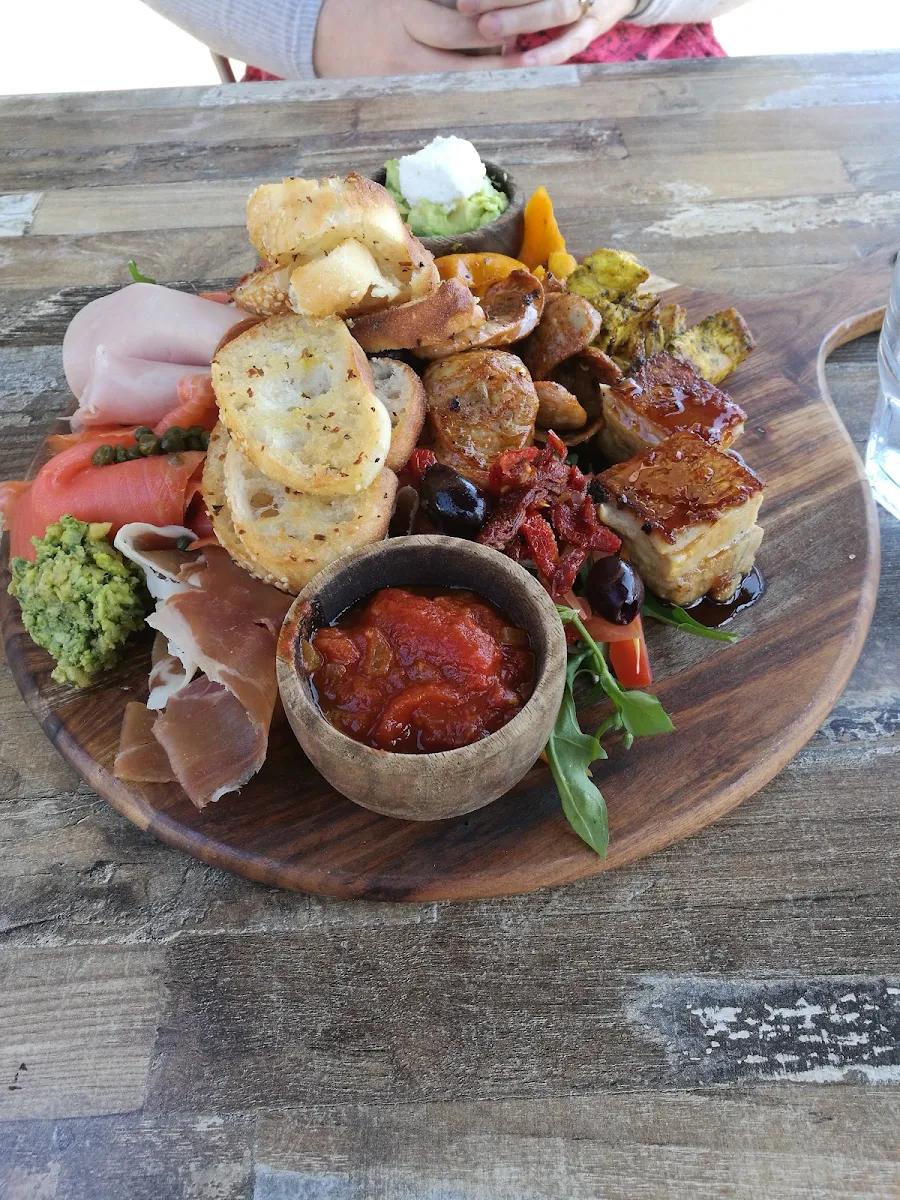 Highlights, Billy Goat Hill Brasserie