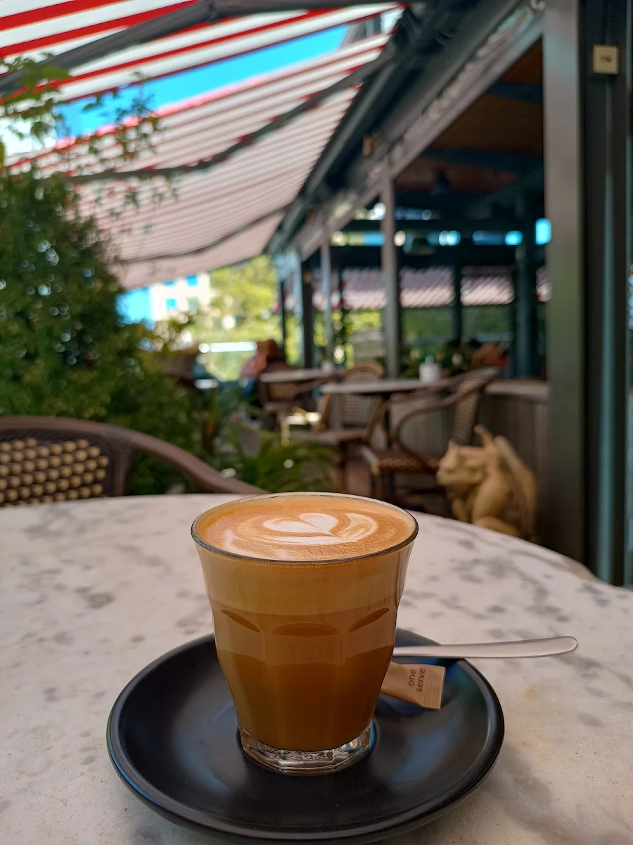 Double Shot Latte, The Treehouse Hotel
