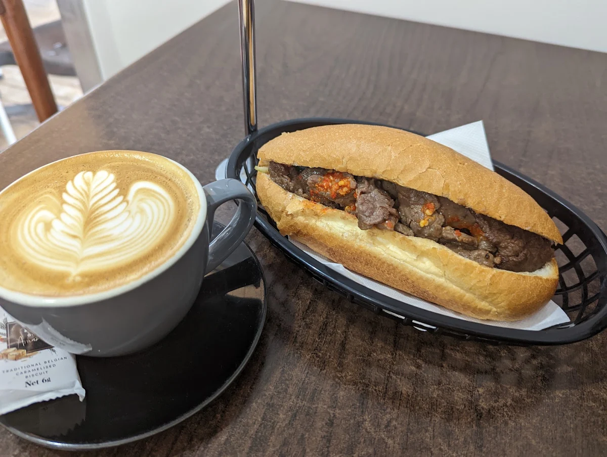Highlights, Cafe & Banh Mi