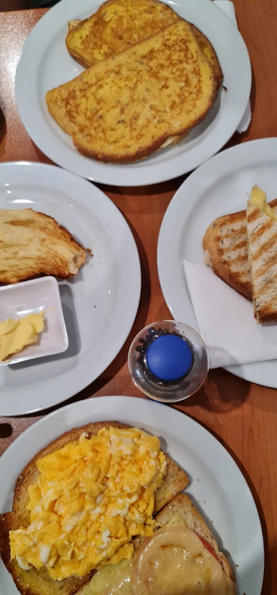 Scrambled Eggs Cheese & Tomato on Toast