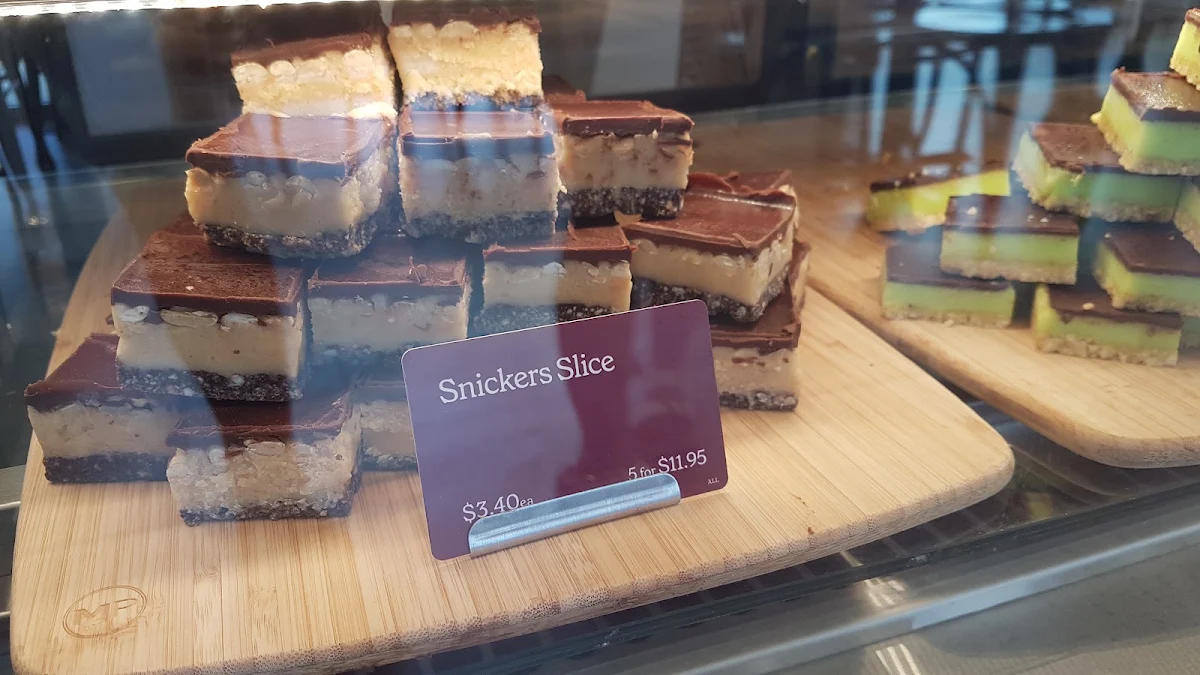 Snickers Slice, Banjo’s Bakery Café – Townsville West End (Drive Thru)
