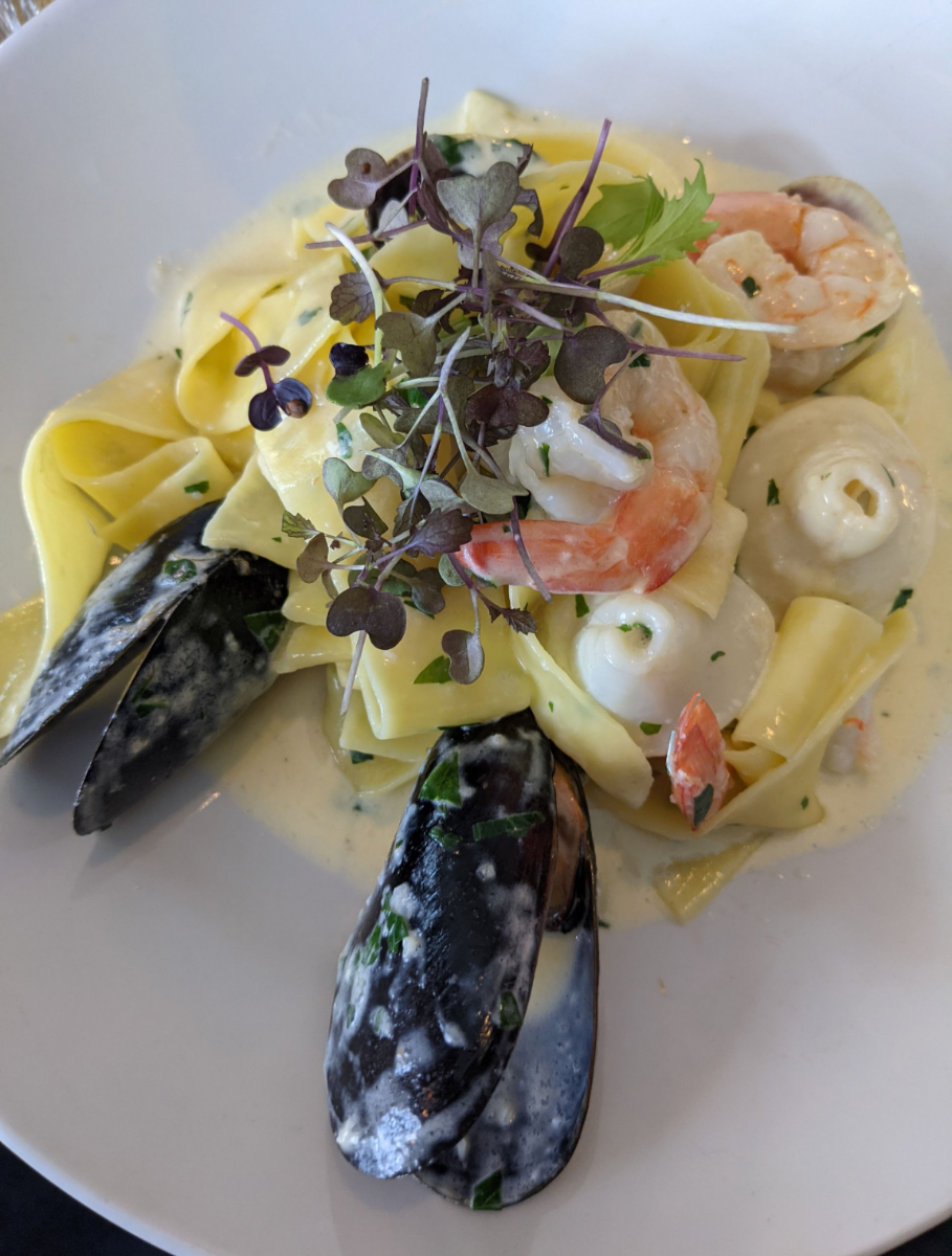 Fettucini Al Lago Bruschetta and Calamari