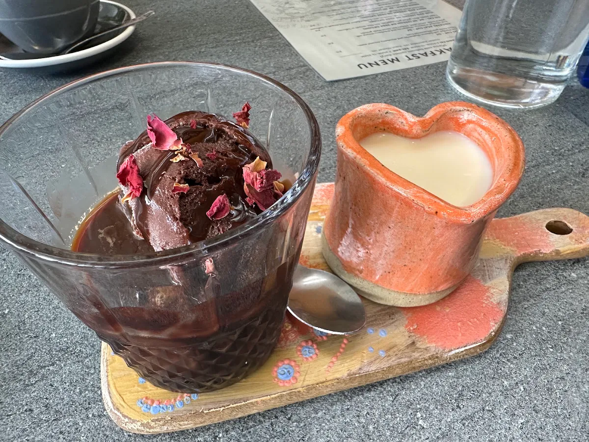 Iced Mocha, The Cardamom Pod