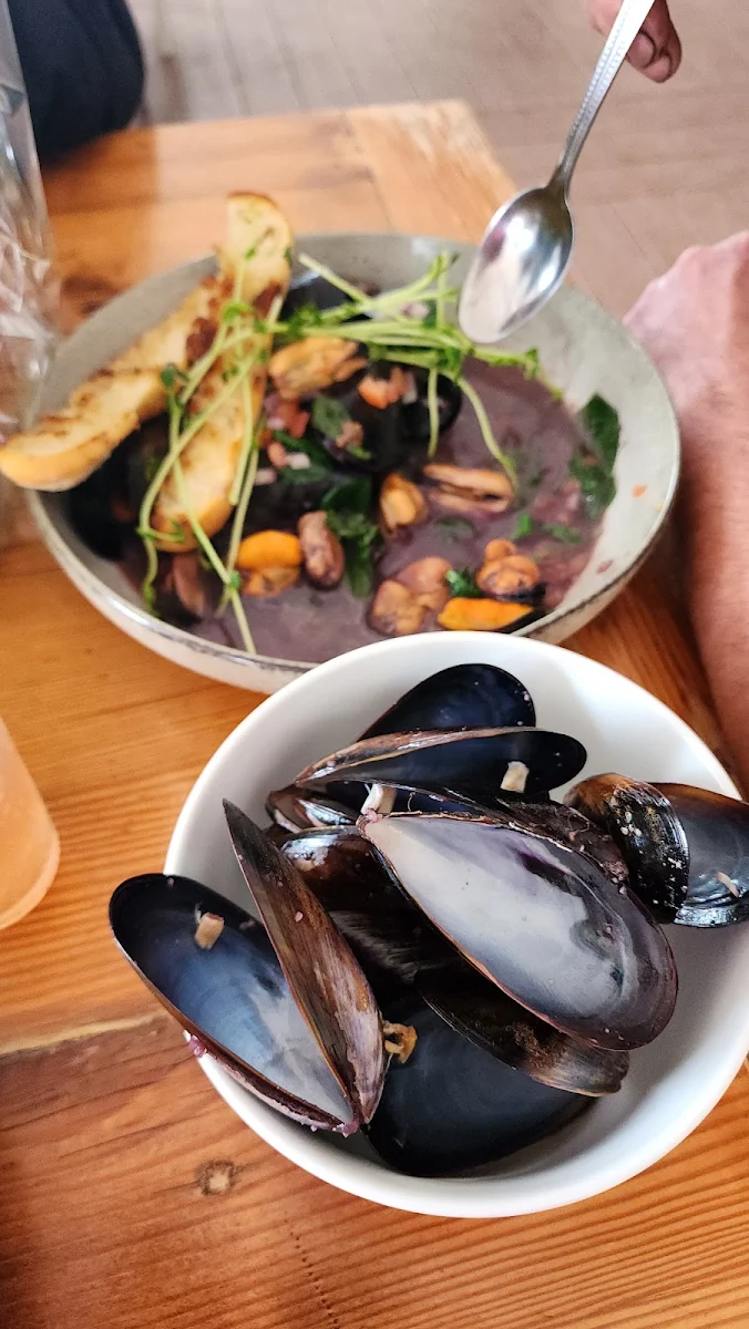 Mussles, Barrabool Maze Estate
